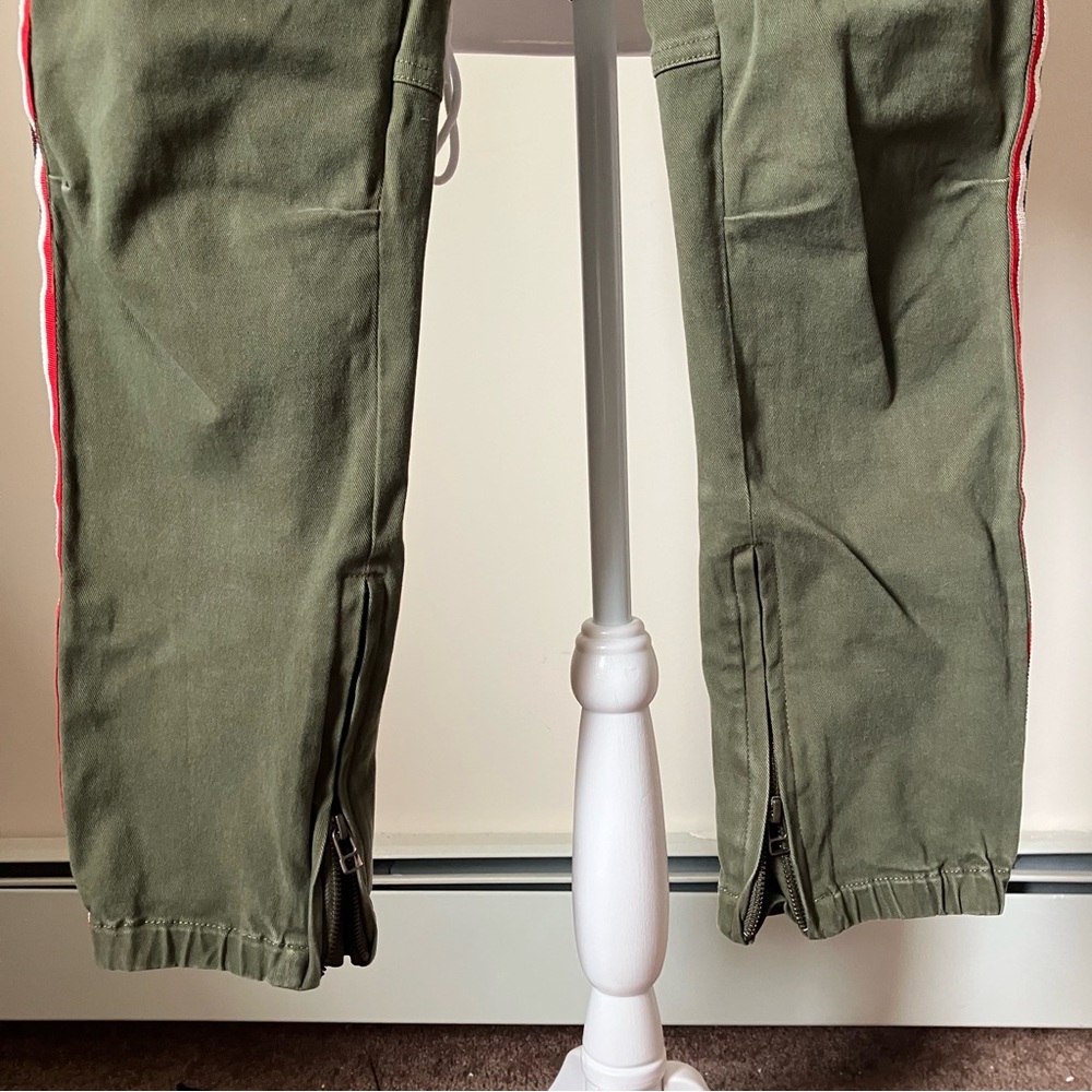 Pam & Gela Cargo Elastic Striped Hem Pant in Seaweed Green size 26 - Picture 4 of 9